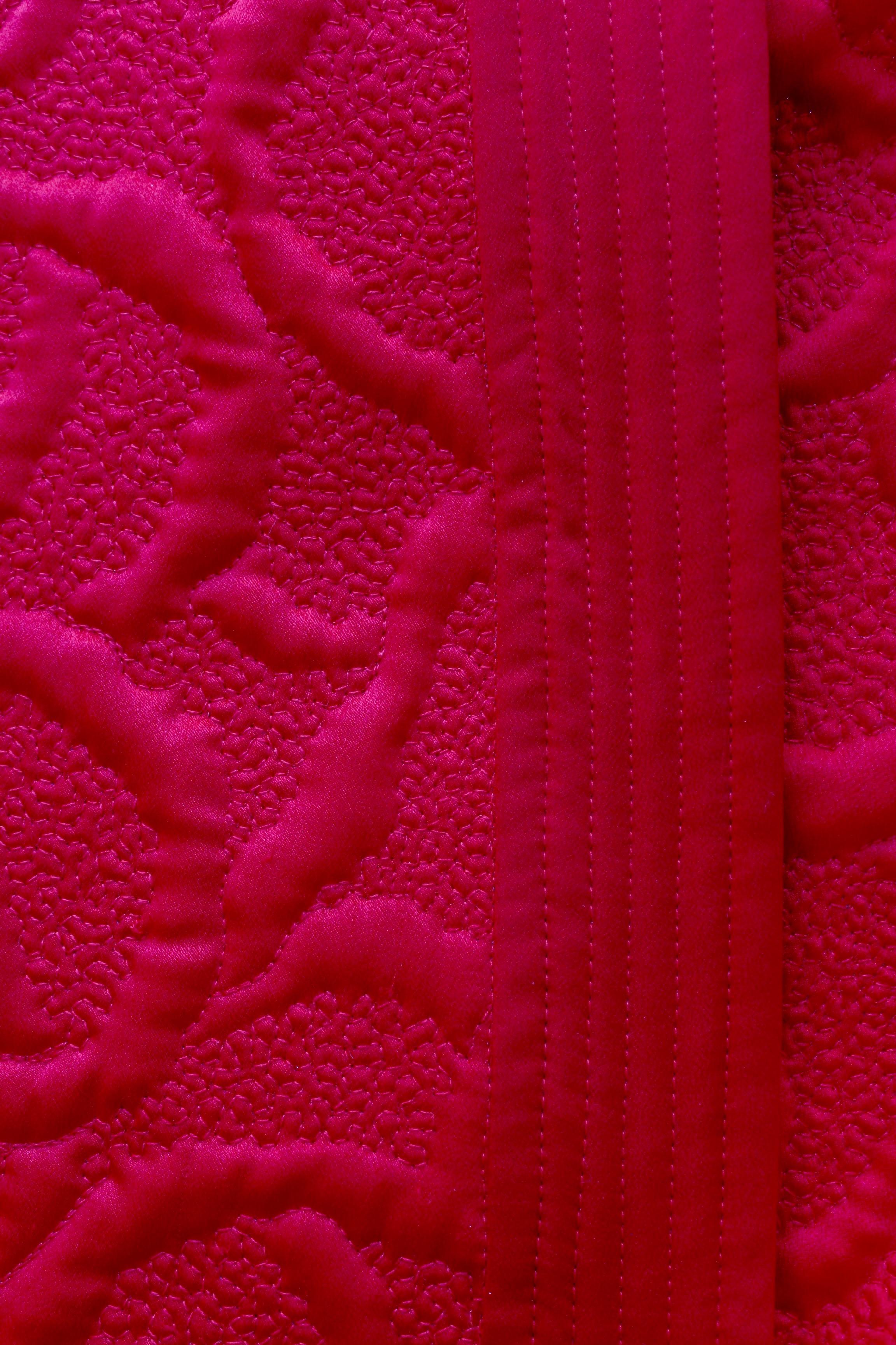 Valentino beautiful red satin and mink kimono-shaped jacket 3
