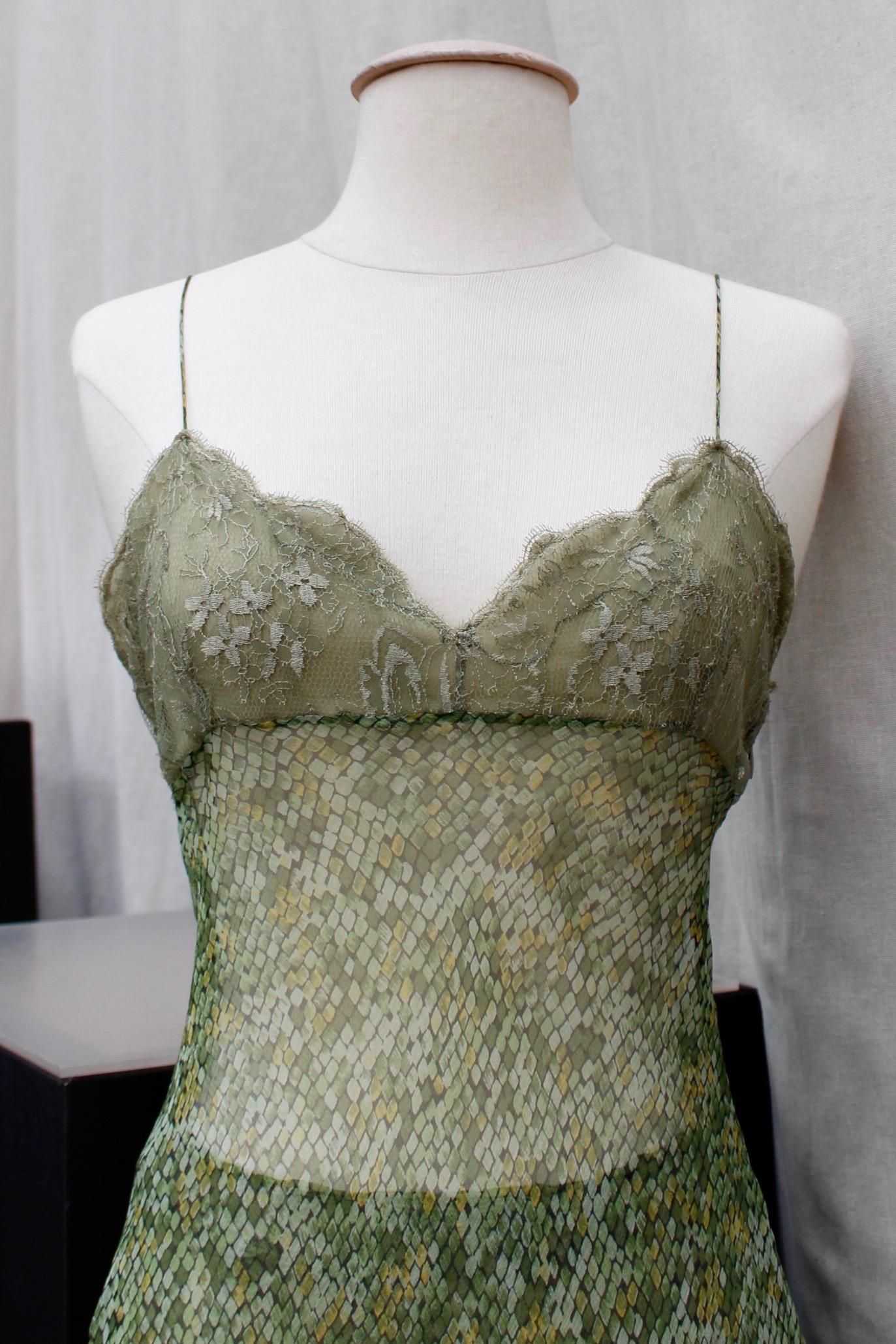 Valentino beautiful dress and skirt set made of green chiffon and lace 1