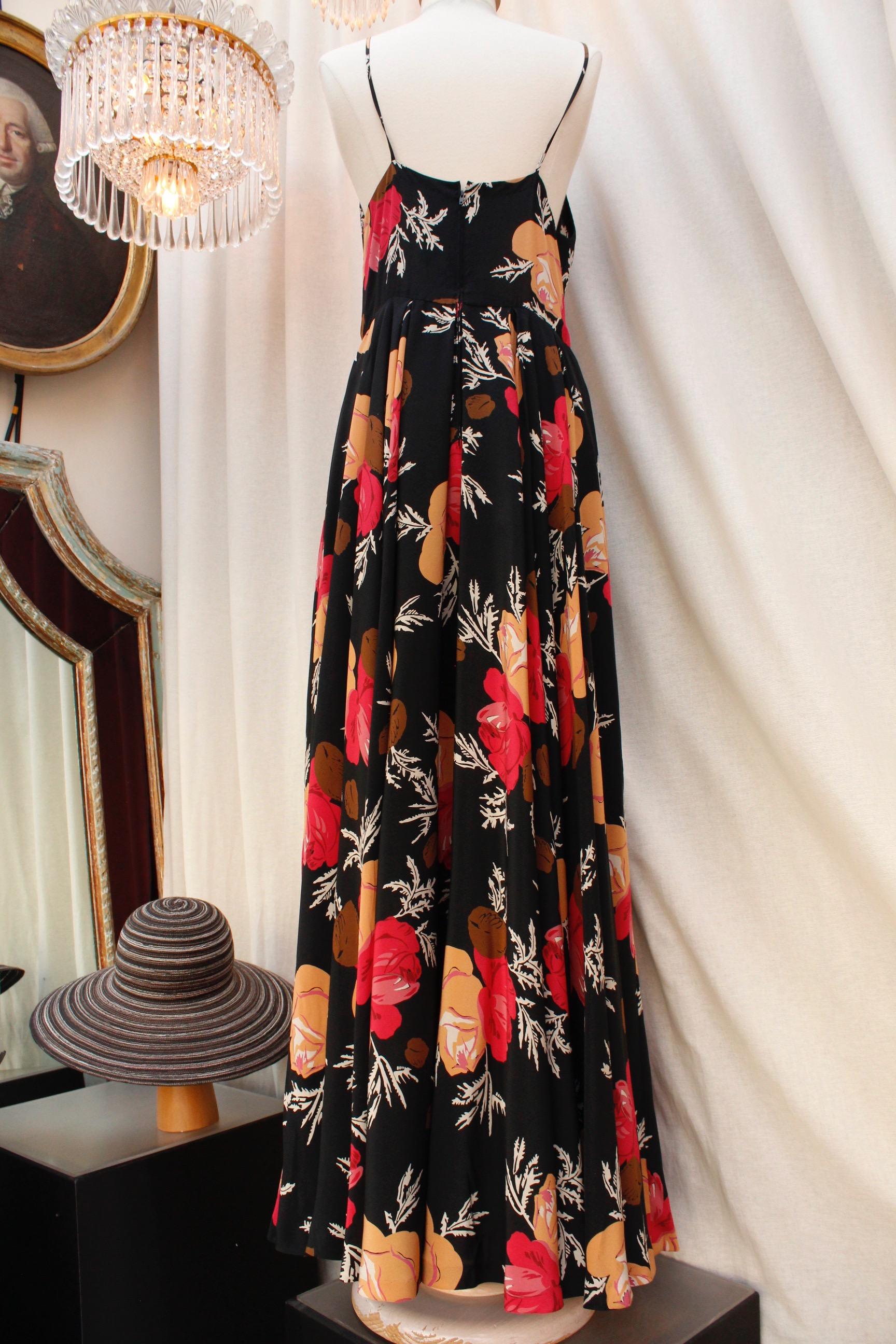 Women's Nina Ricci lovely long dress with a summer jacket made of floral silk For Sale