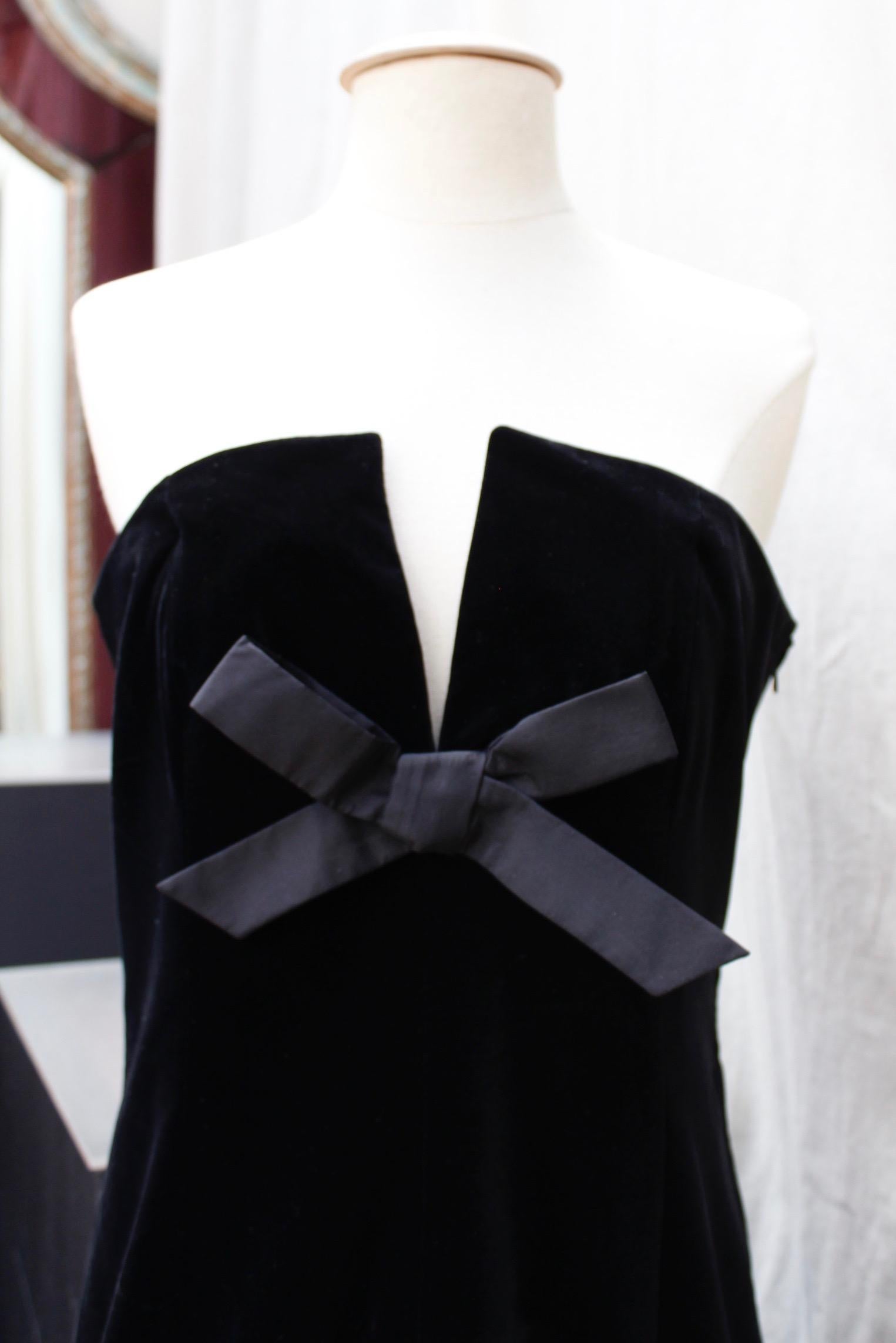 Women's Saint Laurent Rive Gauche stunning black and fuchsia dress For Sale
