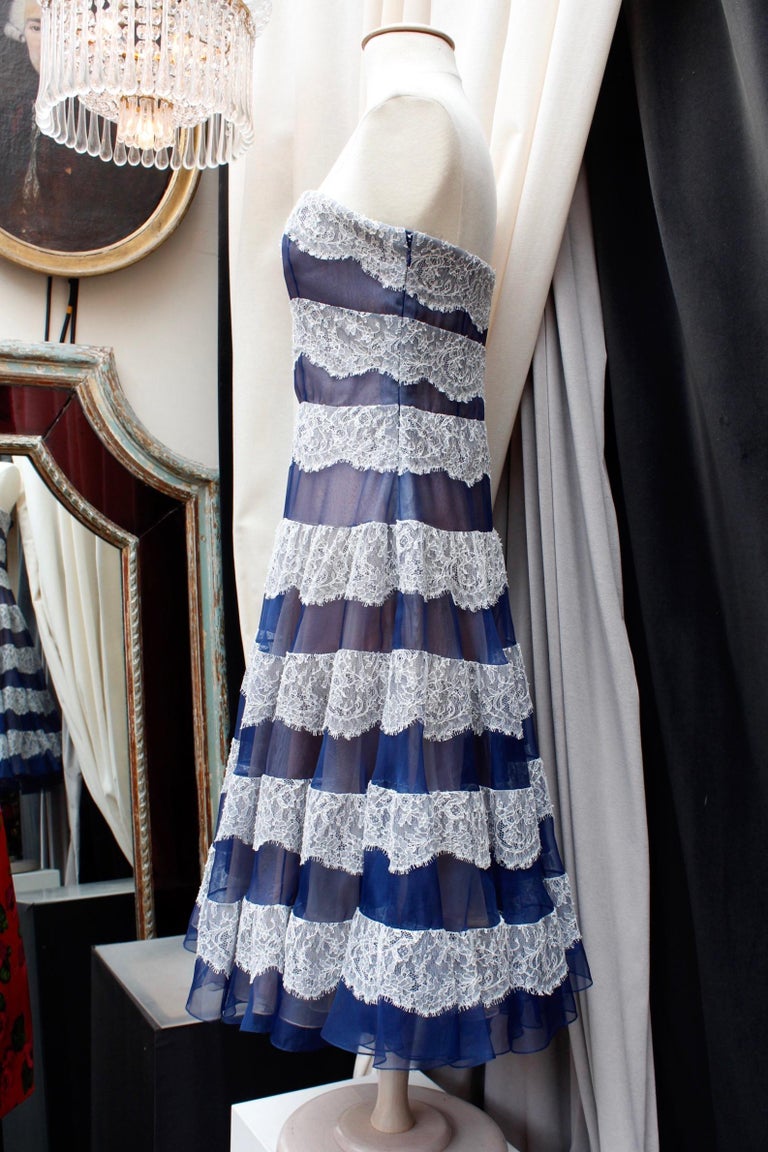 Christian Dior baby doll bustier dress in navy blue veil and white lace In Good Condition For Sale In Paris, FR