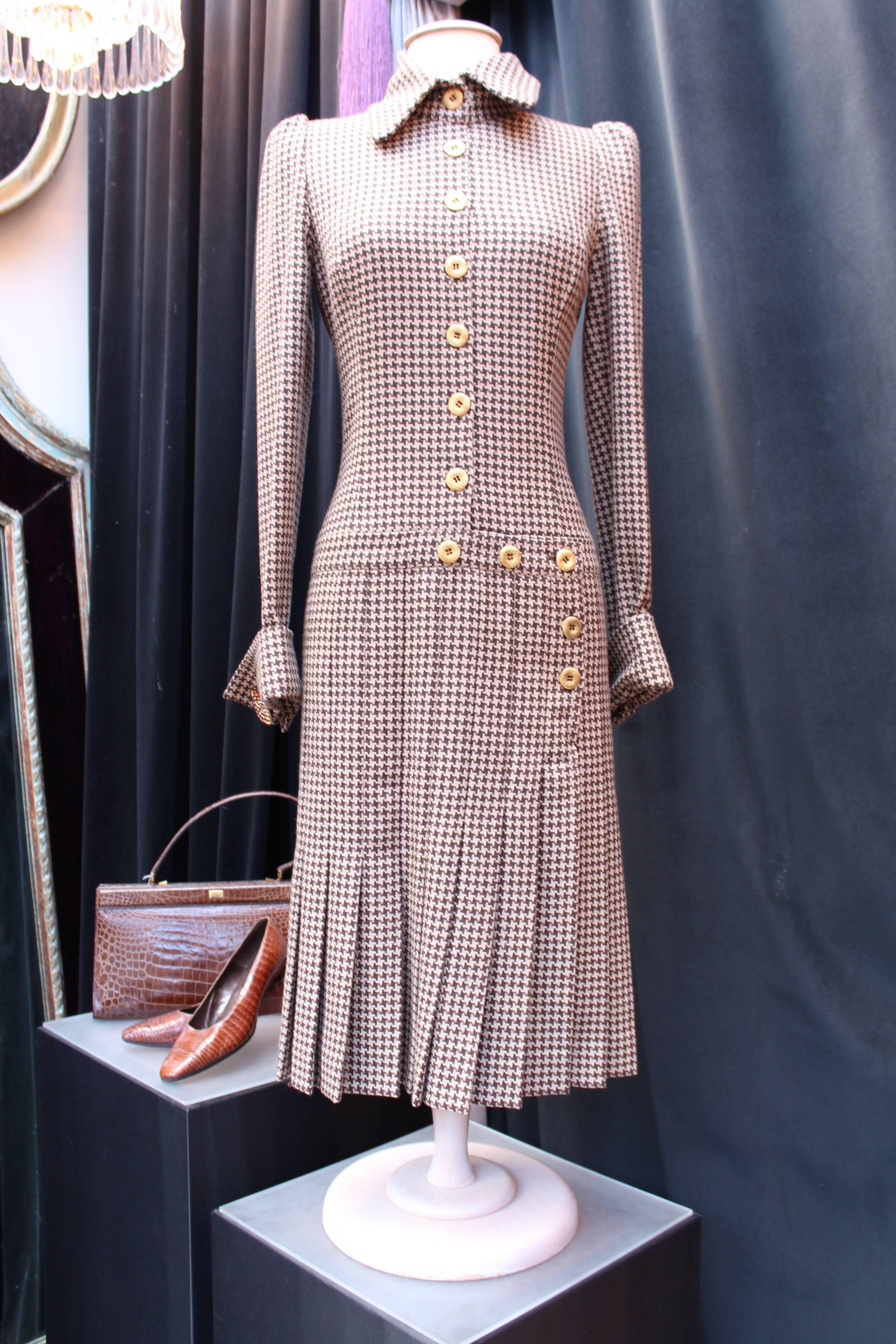 Fall 2004 Jean-Louis Scherrer Houndstooth Dress and Jacket Ensemble In Excellent Condition For Sale In Paris, FR