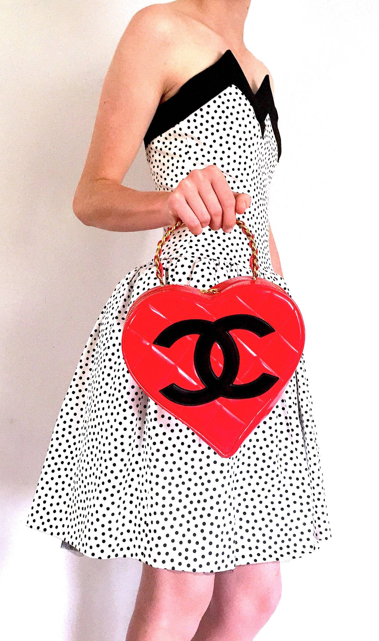 Chanel Red Patent Leather CC Heart Handbag For Sale 1