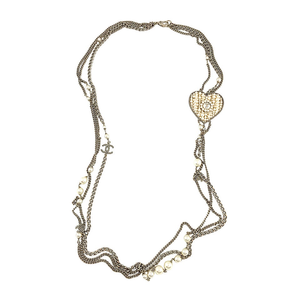Rare Chanel Silver-Tone Pearl Heart Sautoir Extra Long Necklace, 2006 For Sale