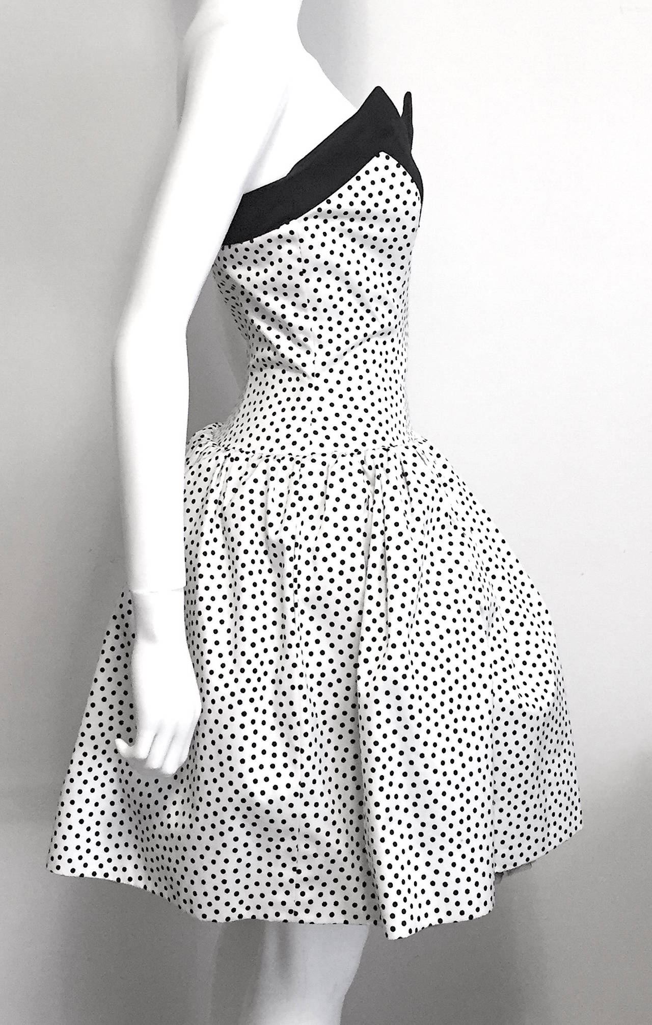 Lanvin Cocktail Dress With Zig Zag Neckline & Polka Dots, IT 36 In Good Condition For Sale In Bethesda, MD