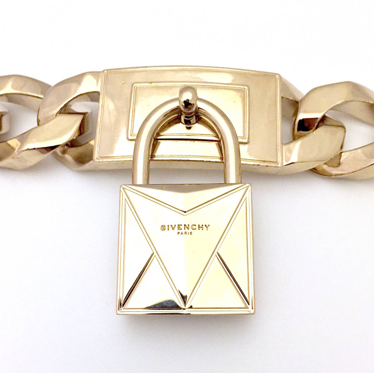 Givenchy Curb Chain Necklace With Lock at Front In Excellent Condition In Bethesda, MD