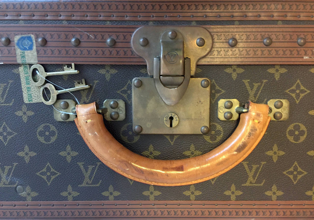 Louis Vuitton Monogram Alzer 60 Hard Trunk Suitcase Circa 1950s In Good Condition In Bethesda, MD