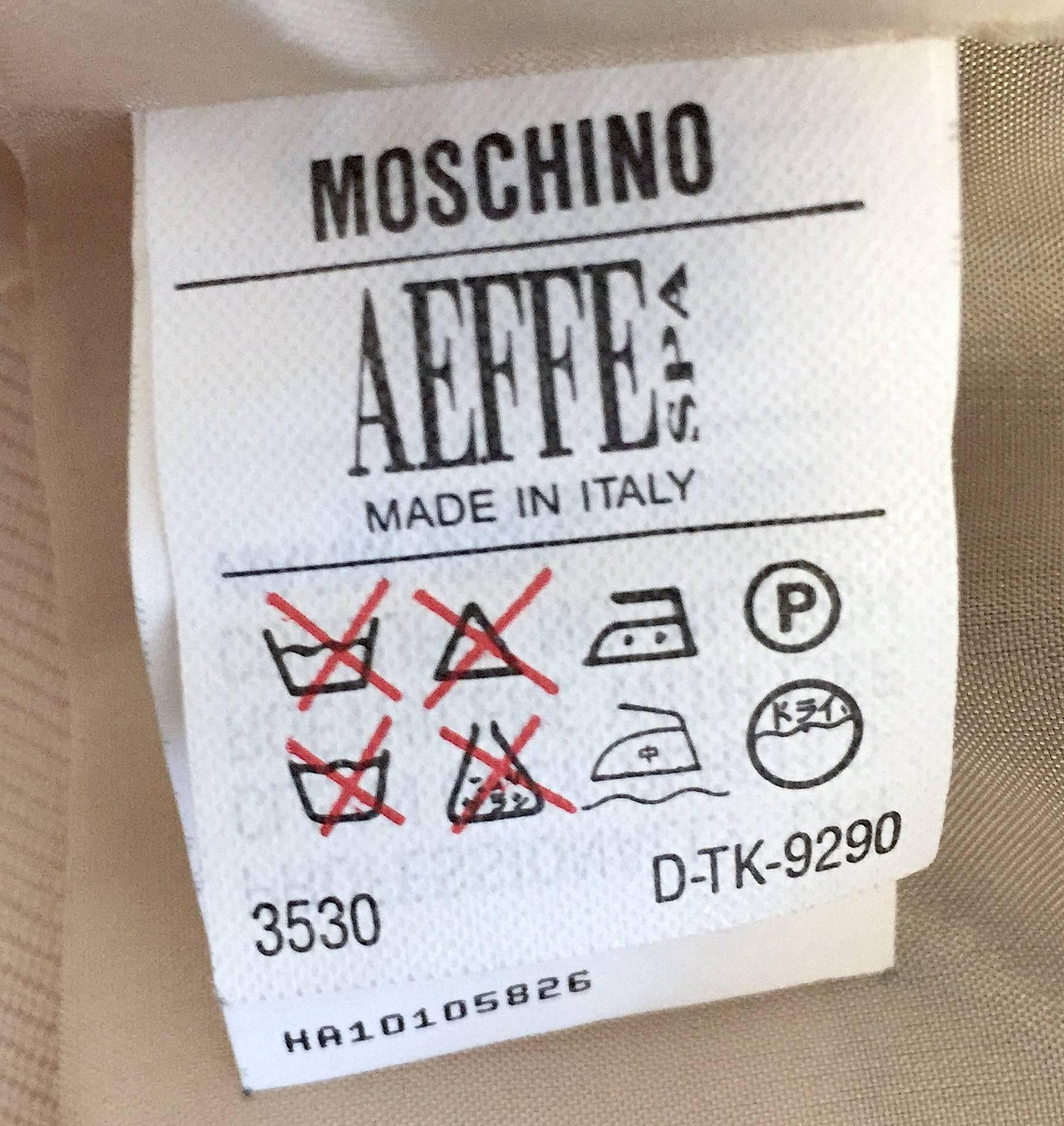 Important Moschino Vest with Russian Doll Buttons For Sale 2
