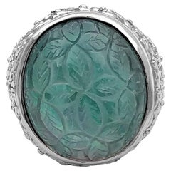 Bague cocktail en cristal de roche ovale sculpté sur nacre aqua