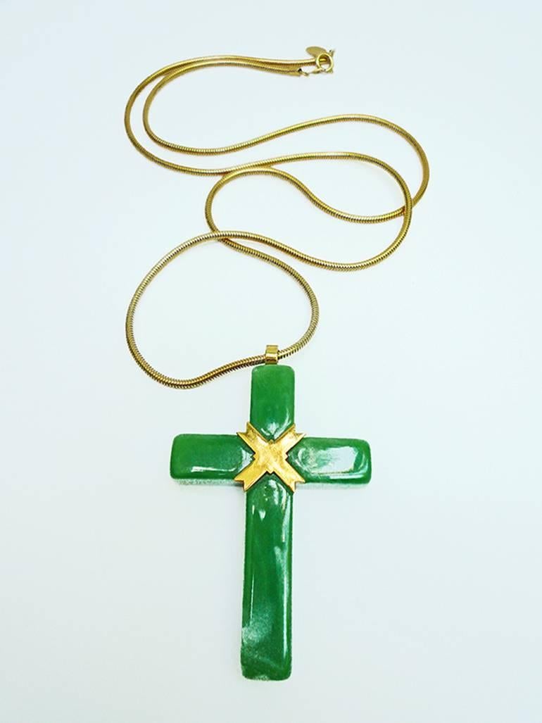 1975  Givenchy Jade Green Cross Necklace In Excellent Condition In Miami Beach, FL