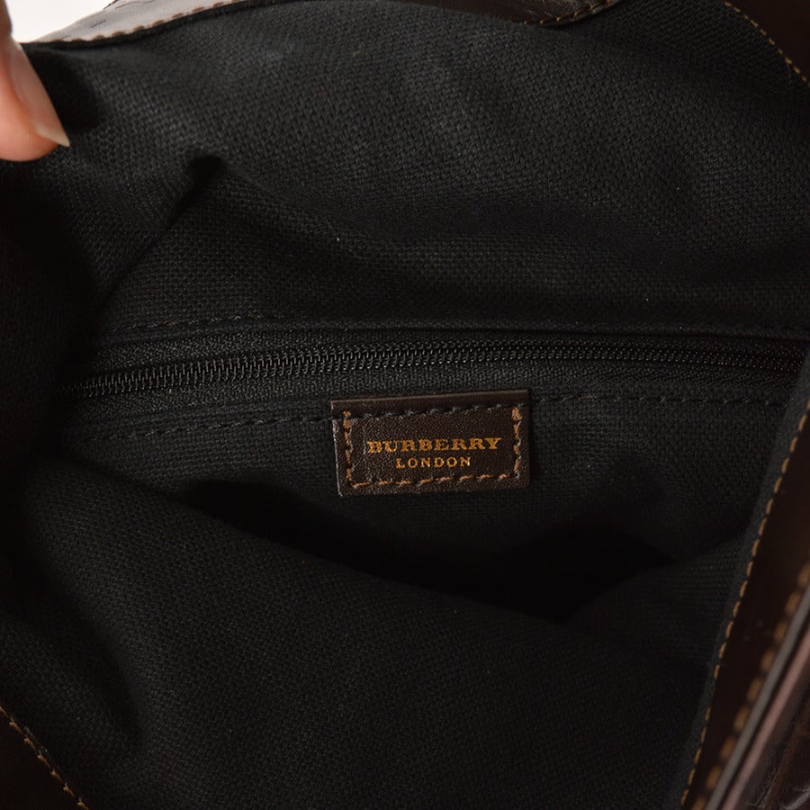 Burberry Prorsum Brown Leather Croc-Effect Fold Over Handbag For Sale 5
