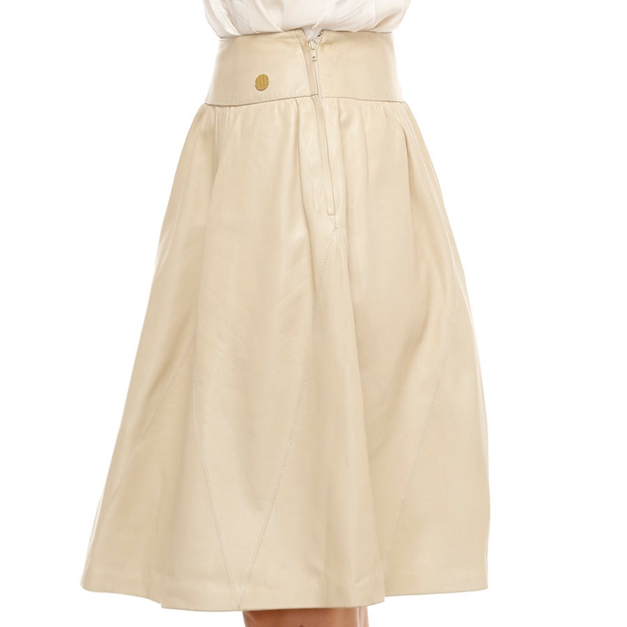 Chanel Ivory Leather Skirt In Excellent Condition For Sale In Toronto, Ontario