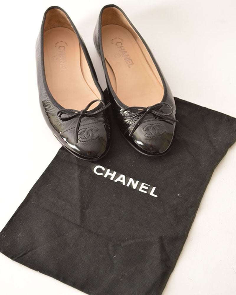 Chanel Black Patent Leather Ballet Flats For Sale 1