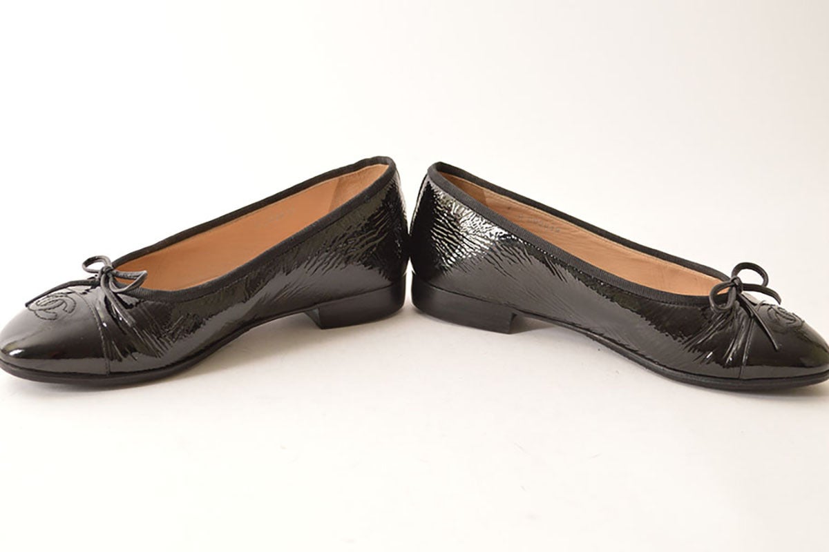Chanel Black Patent Leather Ballet Flats For Sale 3