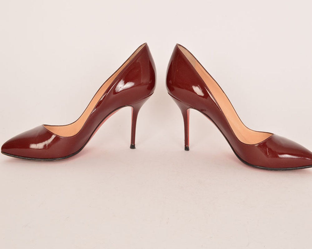 Christian Louboutin Red Patent Pointed Pumps In Good Condition For Sale In Toronto, Ontario