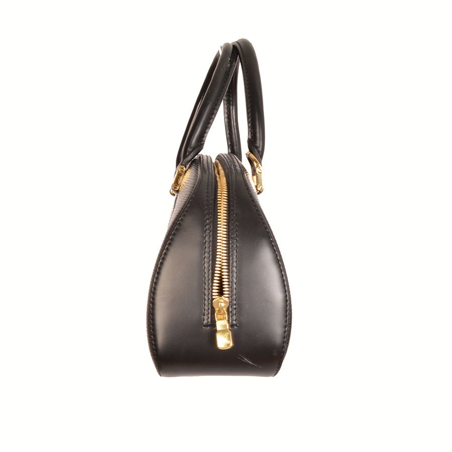 Louis Vuitton Black Epi Leather Jasmine Shoulder Handbag For Sale at ...