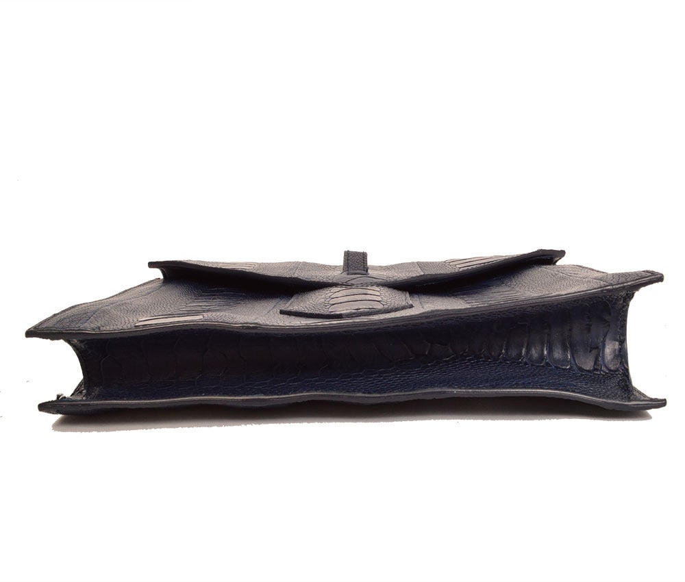 YSL, Yves Saint Laurent Navy Croc-Embossed Y Envelope Clutch In Excellent Condition In Toronto, Ontario