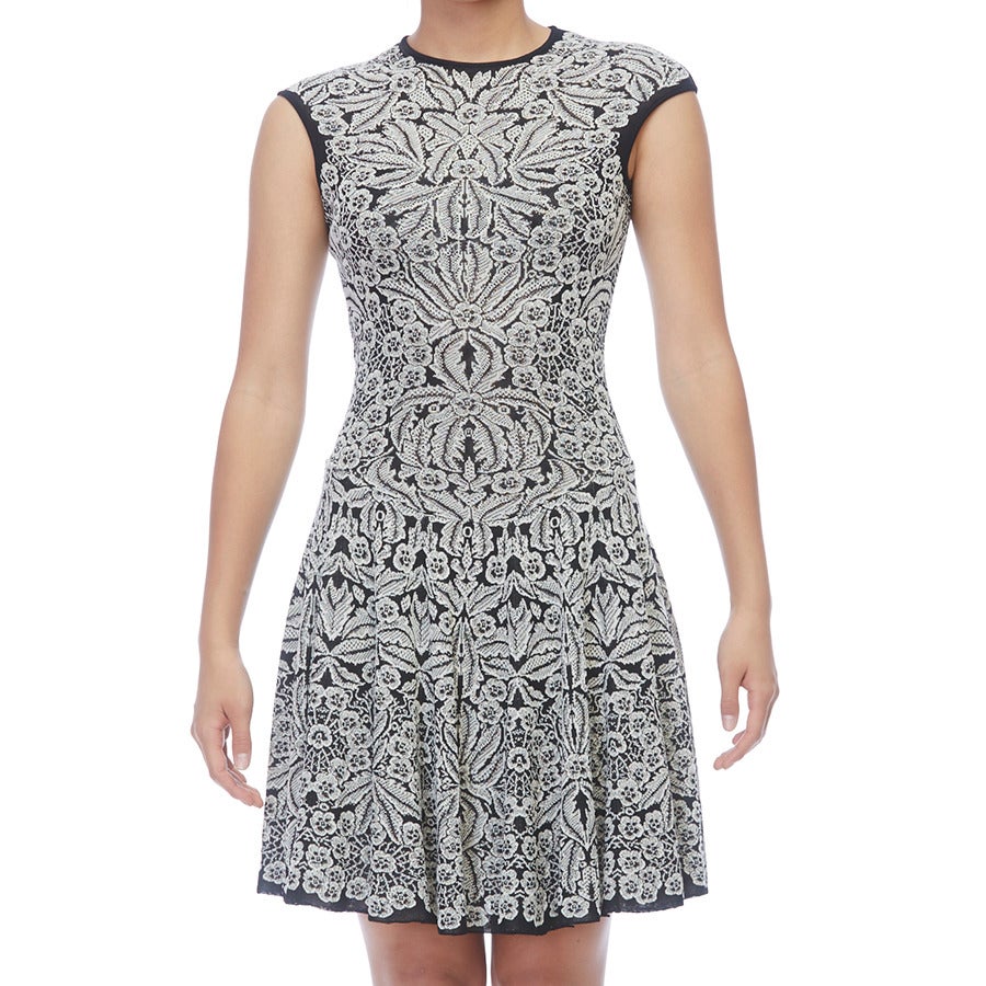 Alexander McQueen Knit Sleeveless Dress In Excellent Condition In Toronto, Ontario