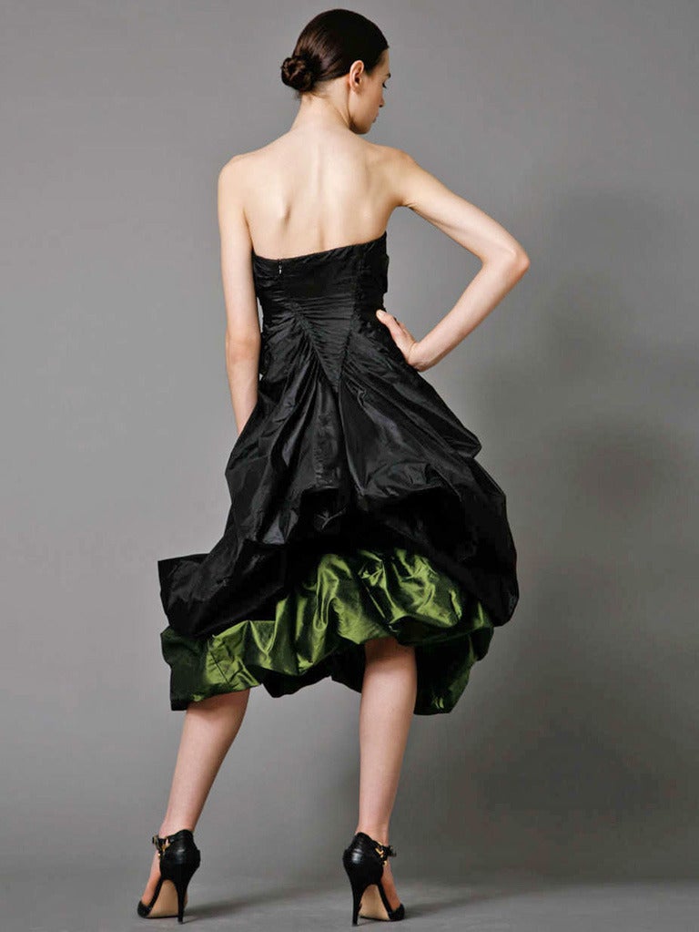 Noir Alexander McQueen - Robe de soirée en soie noire et vert pétrole avec bustier, état neuf avec étiquettes, 2007 en vente