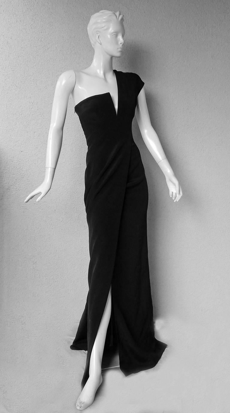 KaufmanFranco Asymmetrisches Laufsteg-Kleid mit einer Schulter    Neu (Schwarz) im Angebot