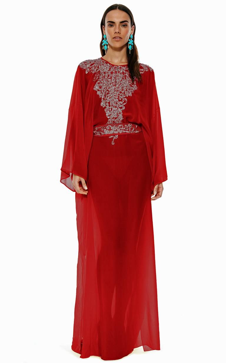 Oscar de la Renta 2 piece silk caftan   Fashioned of rich tomato red silk with matching slipdress.    Neckline adorned with heavily embellished gold embroidery. Both pieces have high side slits.  Boasts high quality silk fabric and embroidery. 