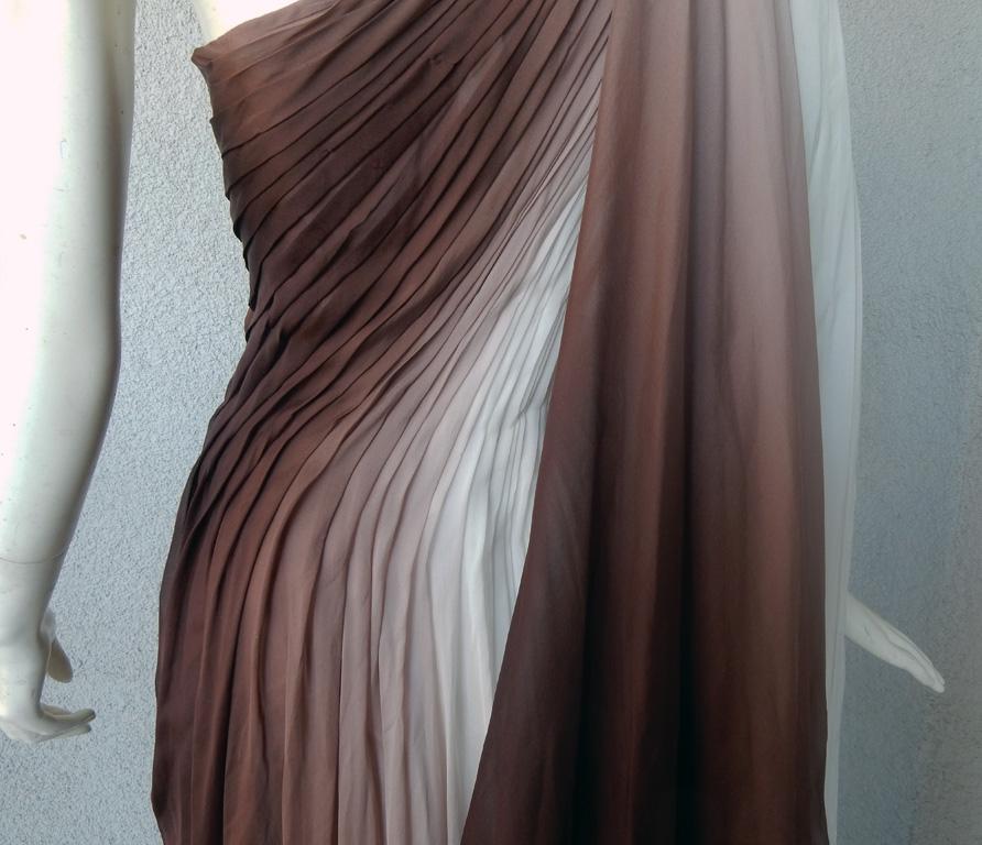 Monique LHuillier Runway One Shoulder Toga Silk Chiffon Gown Dress In Excellent Condition In Los Angeles, CA