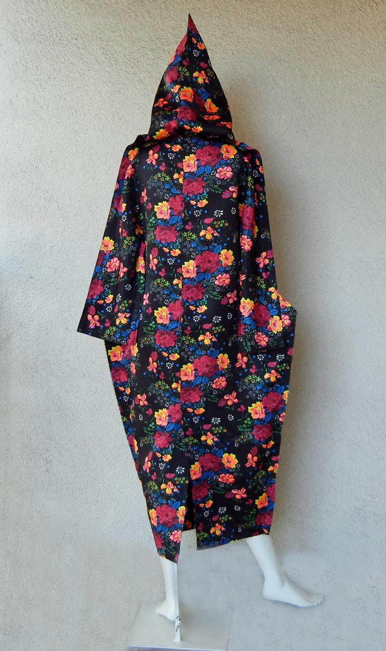 Comme des Garcons Lady Gaga Floral Hooded Runway Dress In Excellent Condition In Los Angeles, CA
