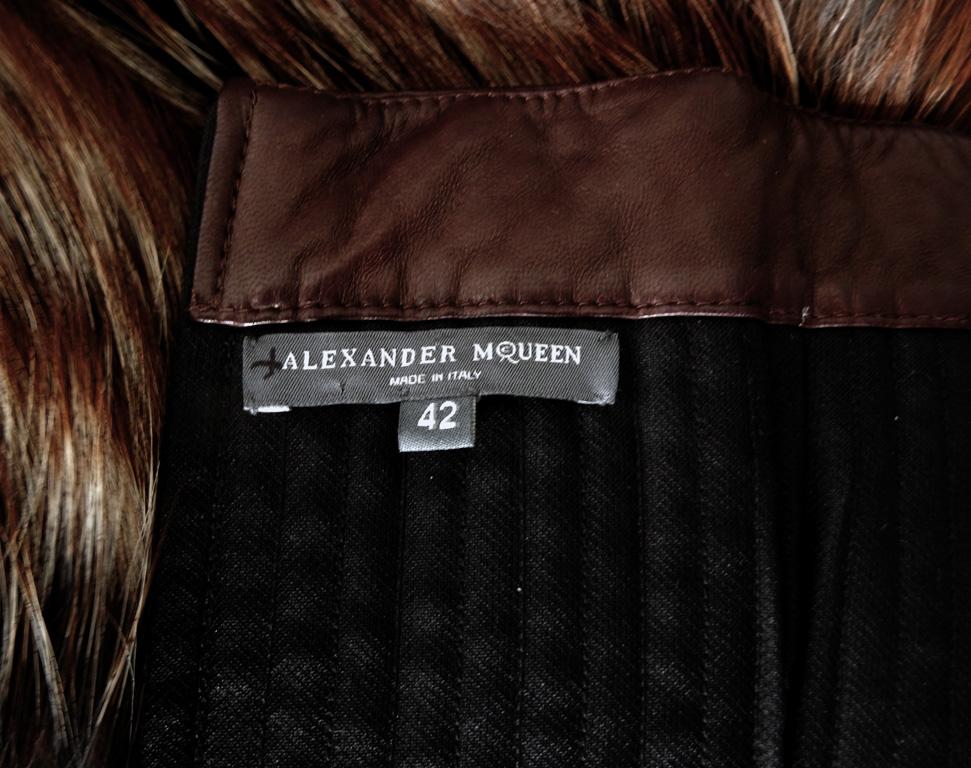 Alexander McQueen - Robe bustier en cuir et fourrure de renard rouge véritable 2007   NEUVE ! en vente 1