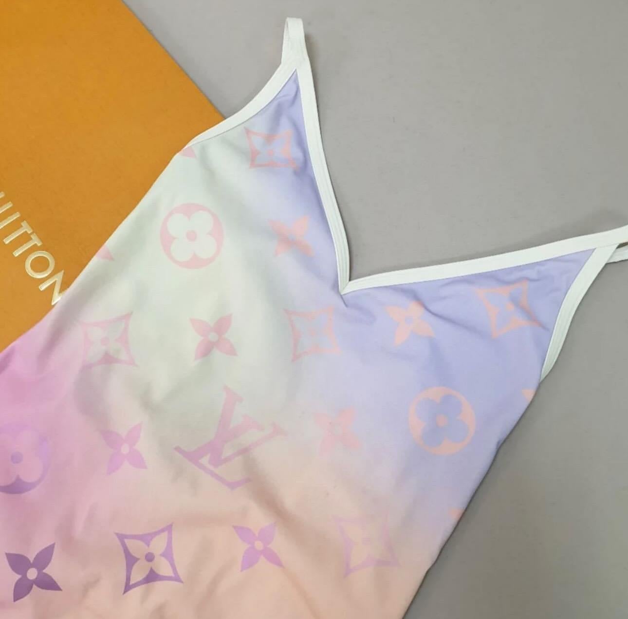 Louis Vuitton Monogram Gradient Cut-Out Badeanzug Sz Small im Zustand „Gut“ im Angebot in Krakow, PL