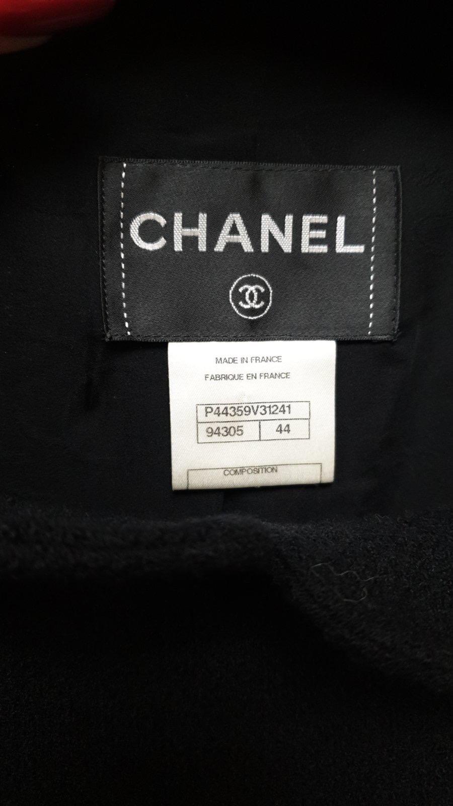 Chanel Gripoix - Giacca in tweed nero con bottoni Sz.44 in vendita 2