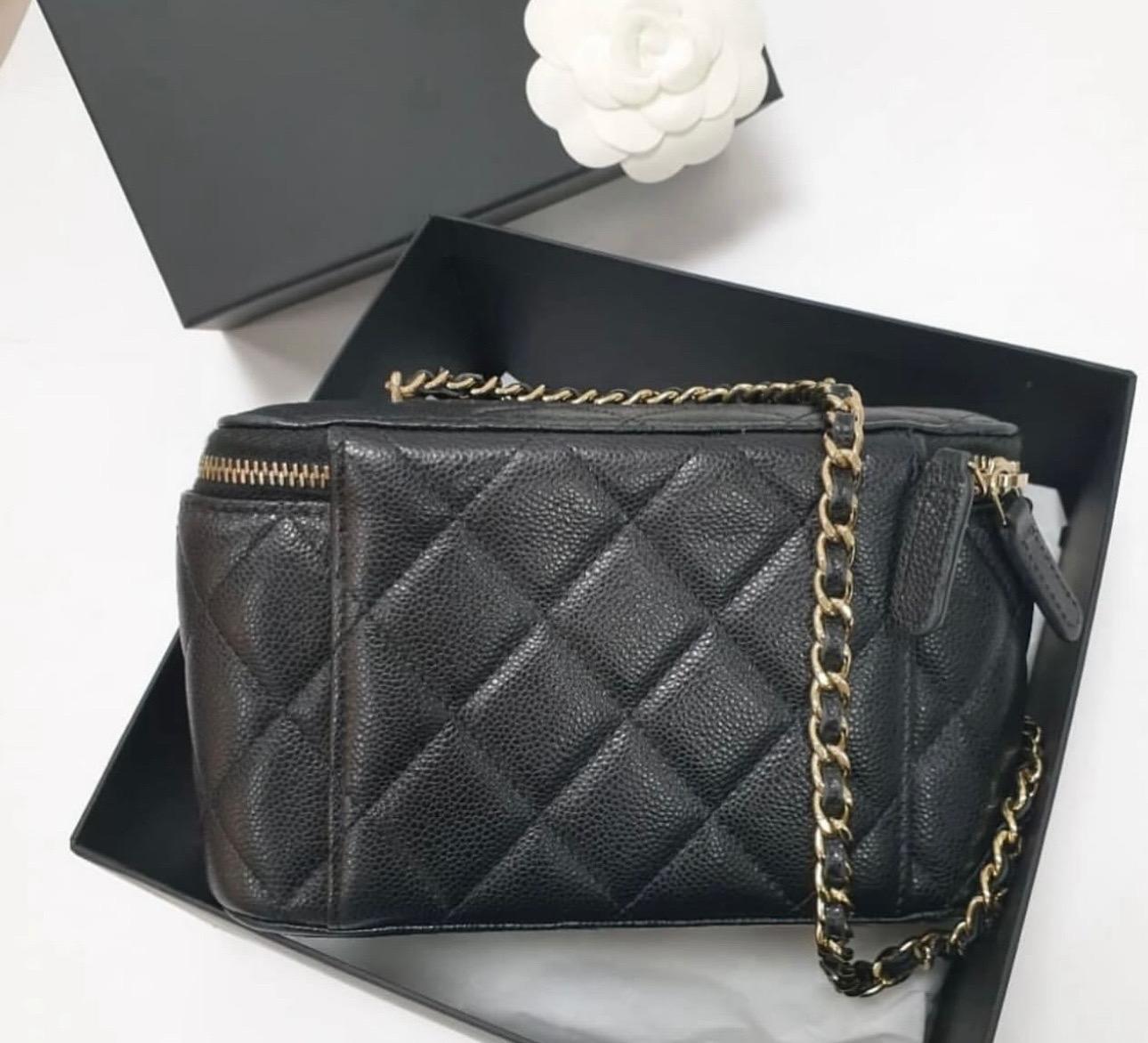 Chanel Kaviar kleine Kette Vanity Case Damen im Angebot