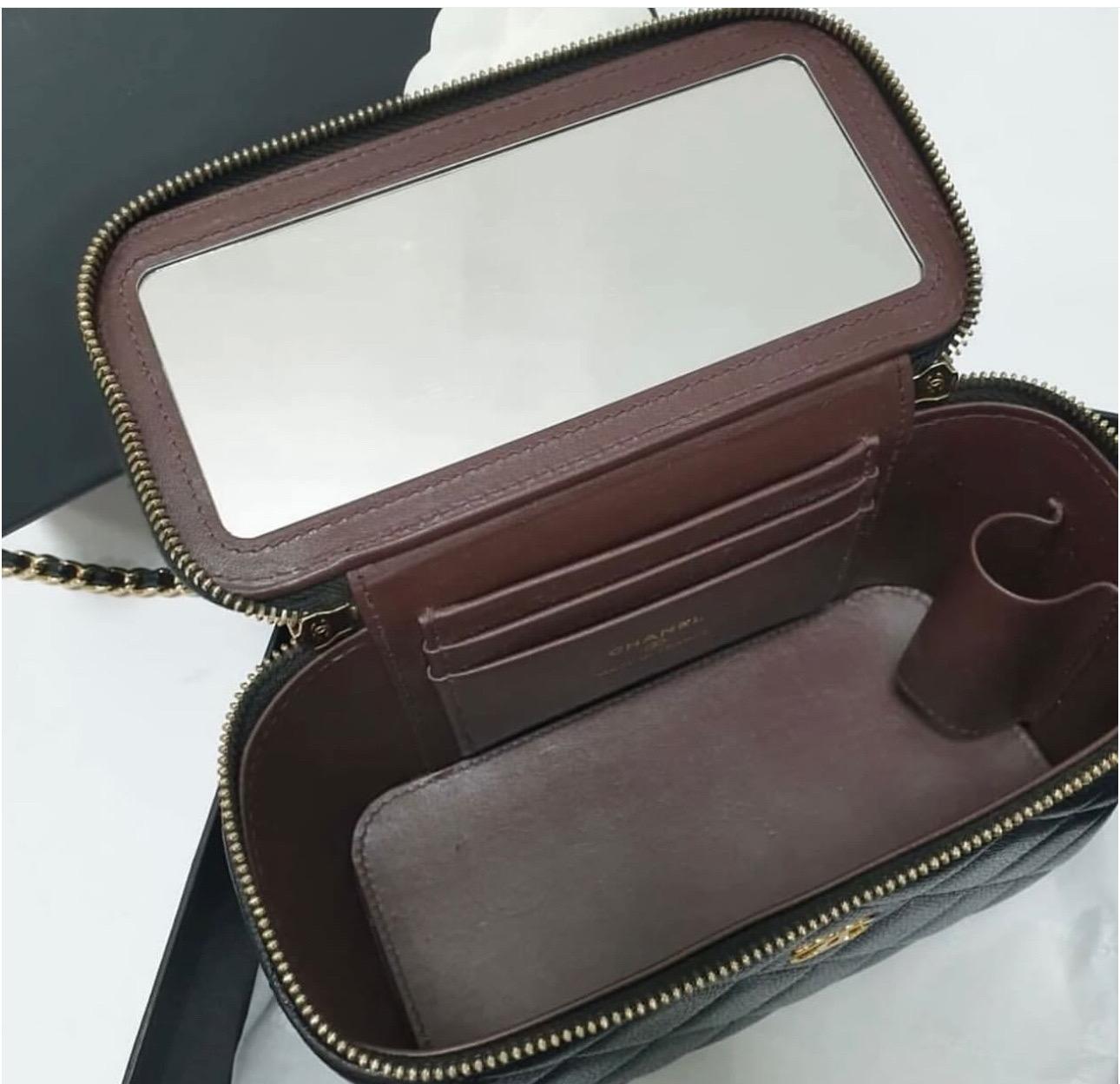 Chanel Kaviar kleine Kette Vanity Case im Angebot 2