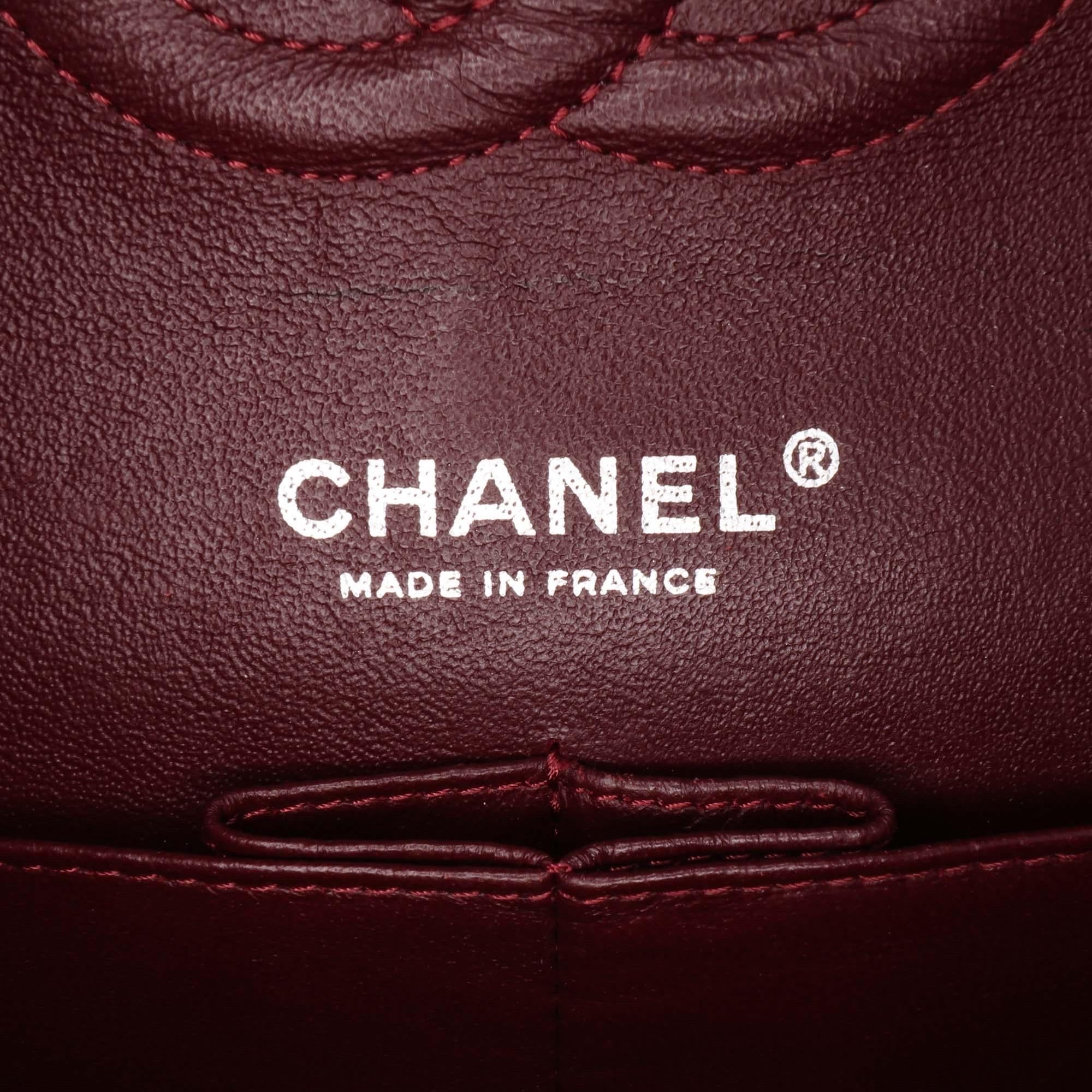 Chanel Medium Classic Schwarzes Lammfell Double Flap im Zustand „Gut“ im Angebot in Krakow, PL