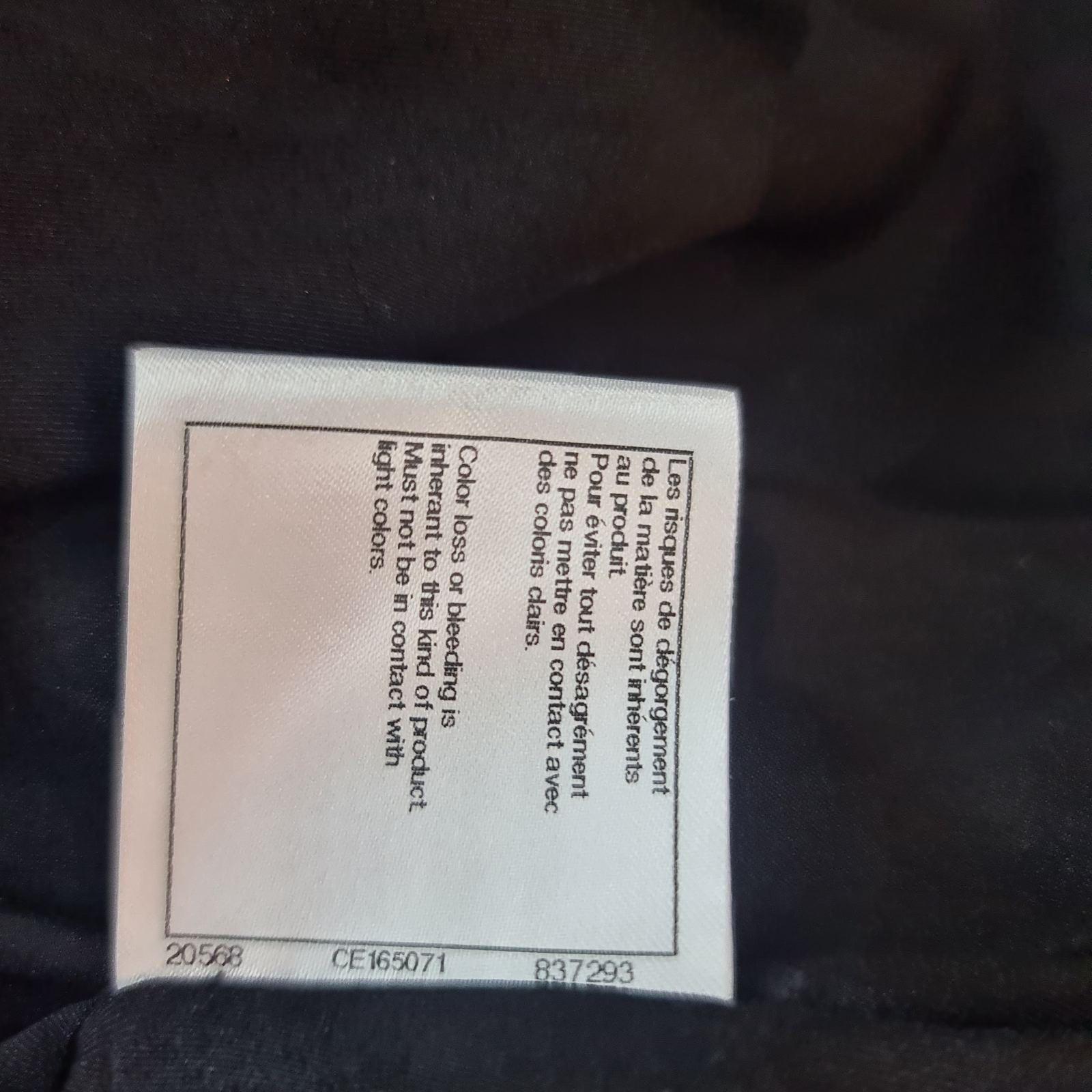 NWOT Giacca in pelle Chanel 2019 Grafiti Sz.42 in vendita 1