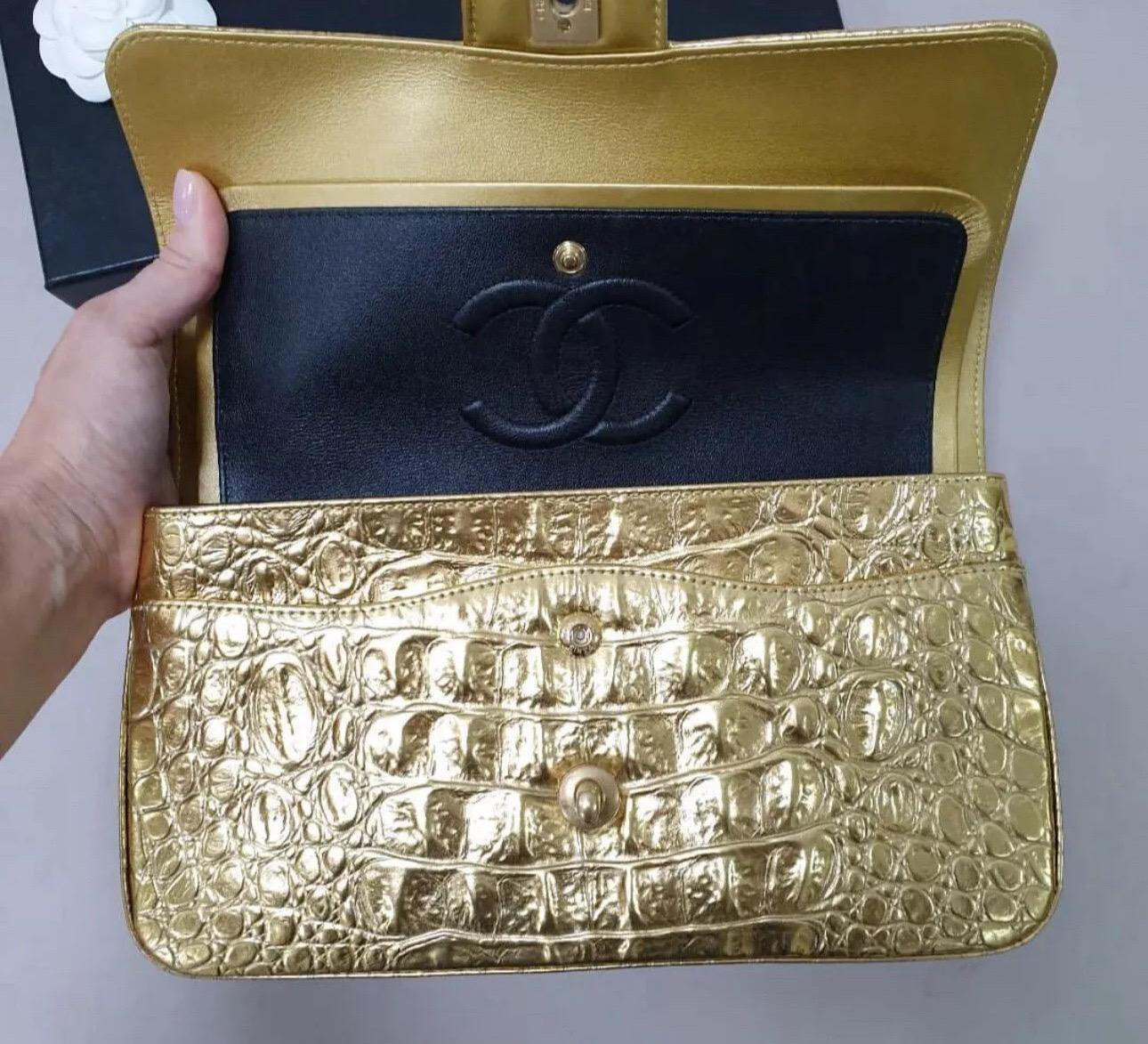 Marron Chanel Medium Gold Croco Embossed Double Flap Shoulder Bag en vente