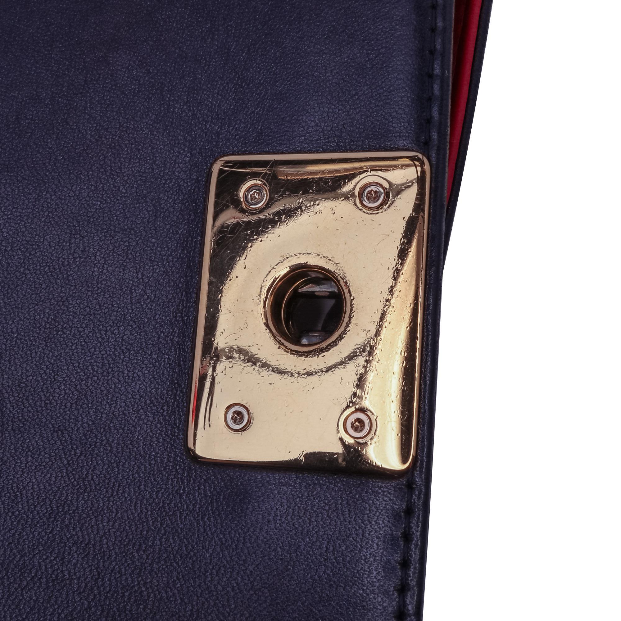 Chanel Navy Medium Lammfell geprägter Würfel Junge Klappe im Angebot 3