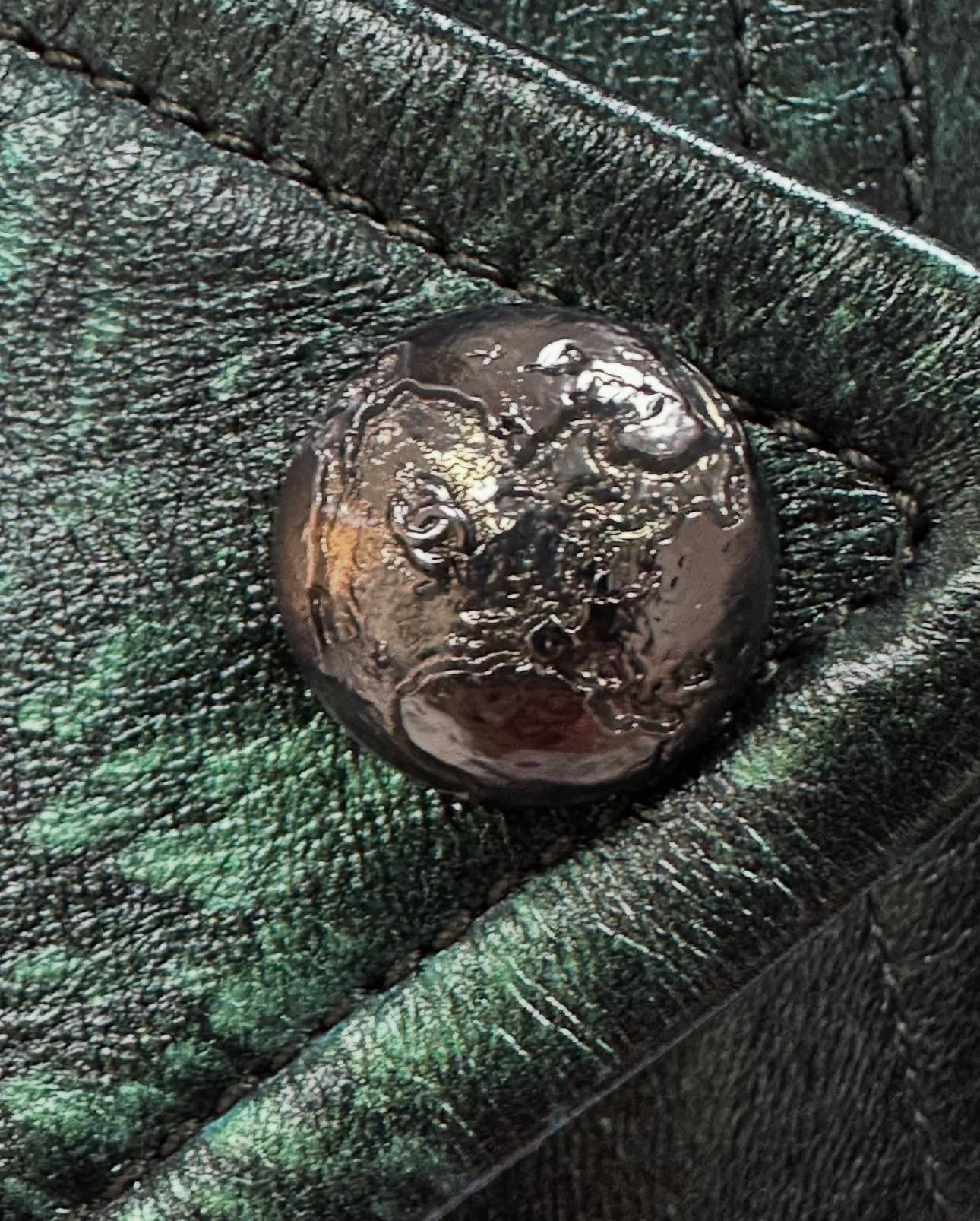 Chanel Manteau en cuir irisé vert foncé Sz.48 Excellent état - En vente à Krakow, PL