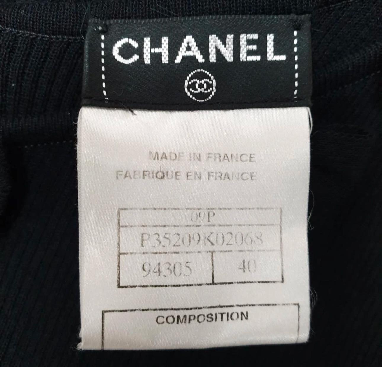 Chanel Nero Fiocchi CC Logo Maglione Top Maglia Sz.40 In condizioni buone in vendita a Krakow, PL