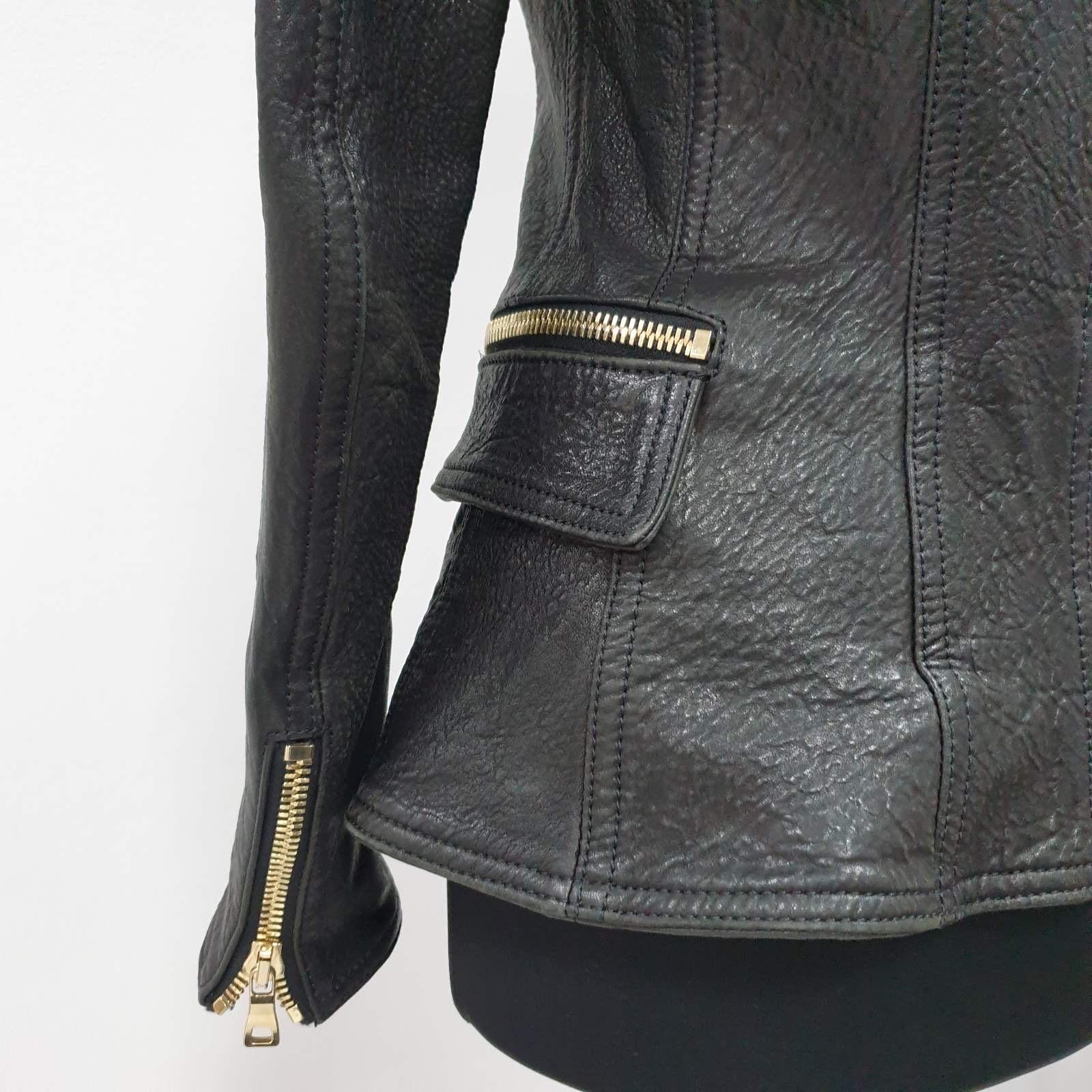 Noir BALMAIN Veste à double boutonnage en cuir grainé noir Sz.38 en vente