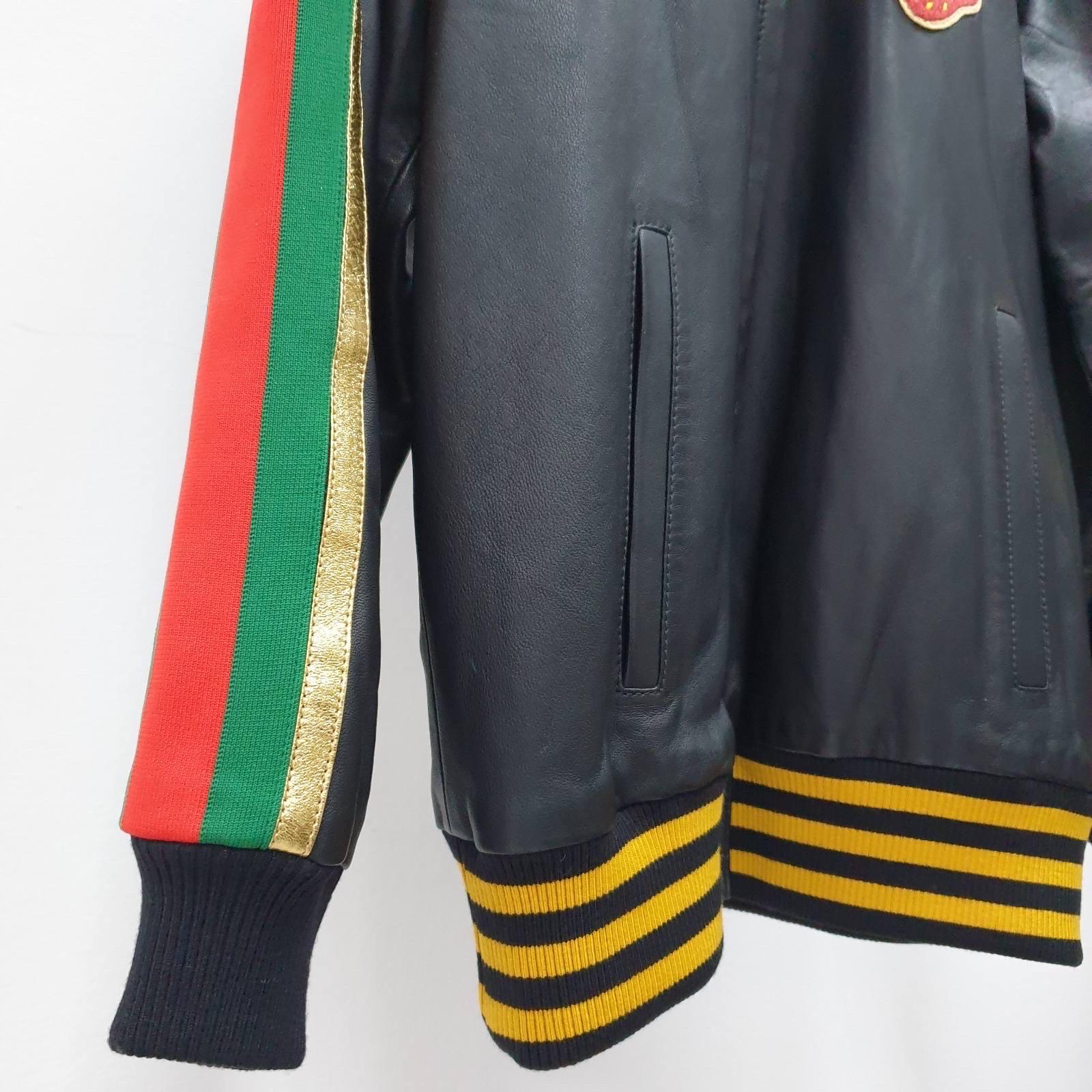 Gucci Veste de survêtement en cuir noir à patchs de fraises Sz.40 Bon état - En vente à Krakow, PL