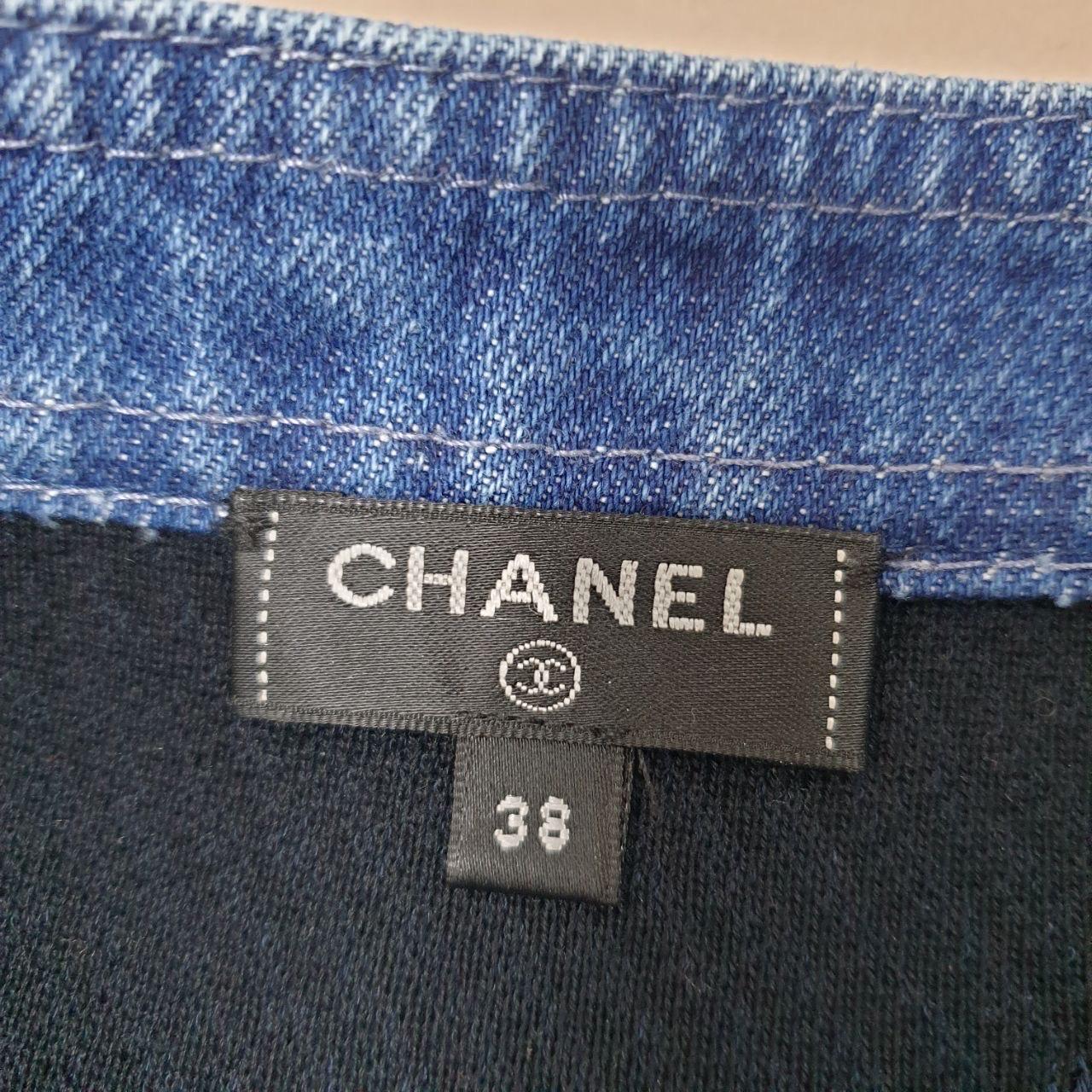 Bleu Chanel Mini jupe en denim Camellia Sz.38 en vente