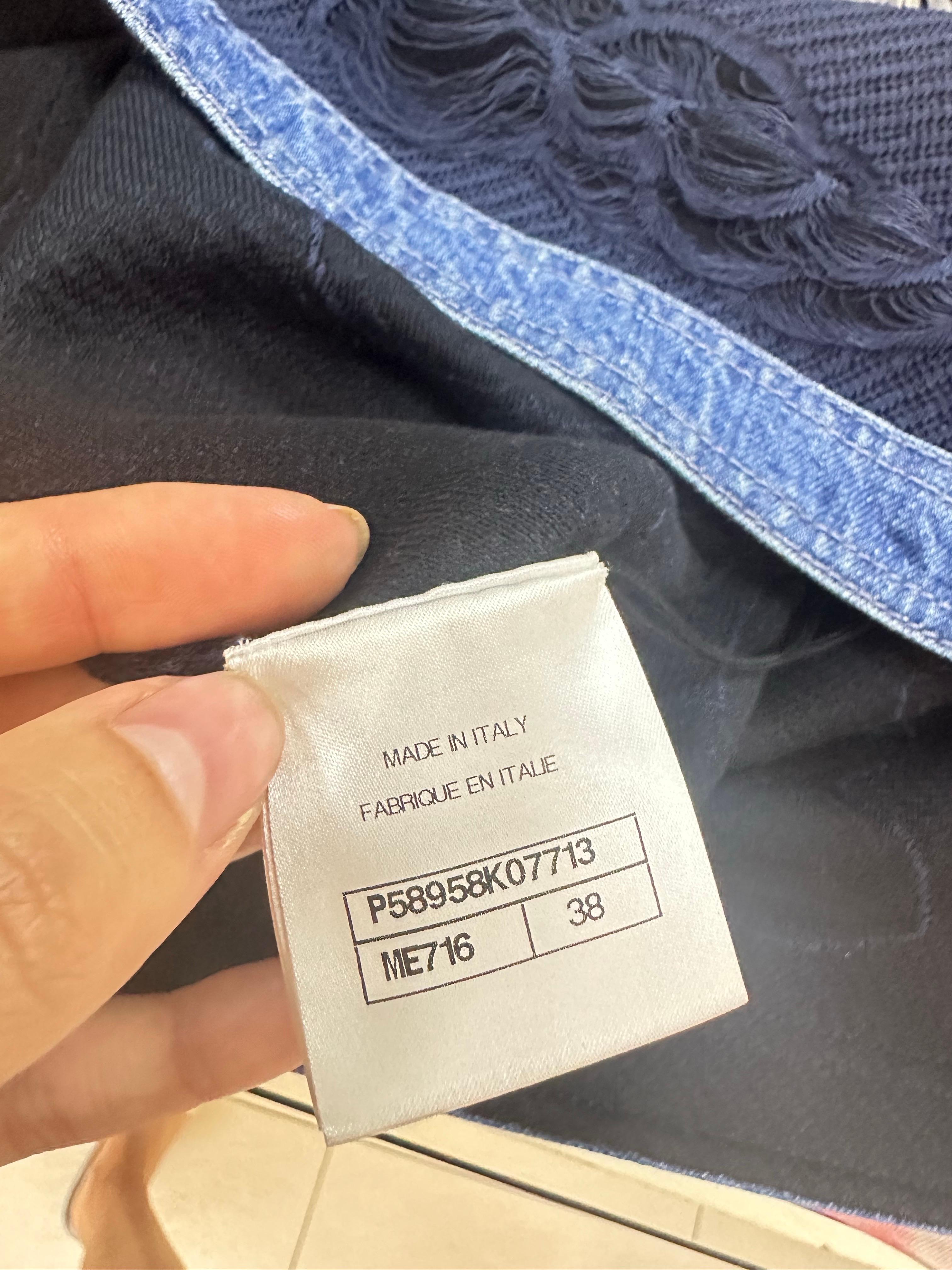 Chanel Mini jupe en denim Camellia Sz.38 Pour femmes en vente