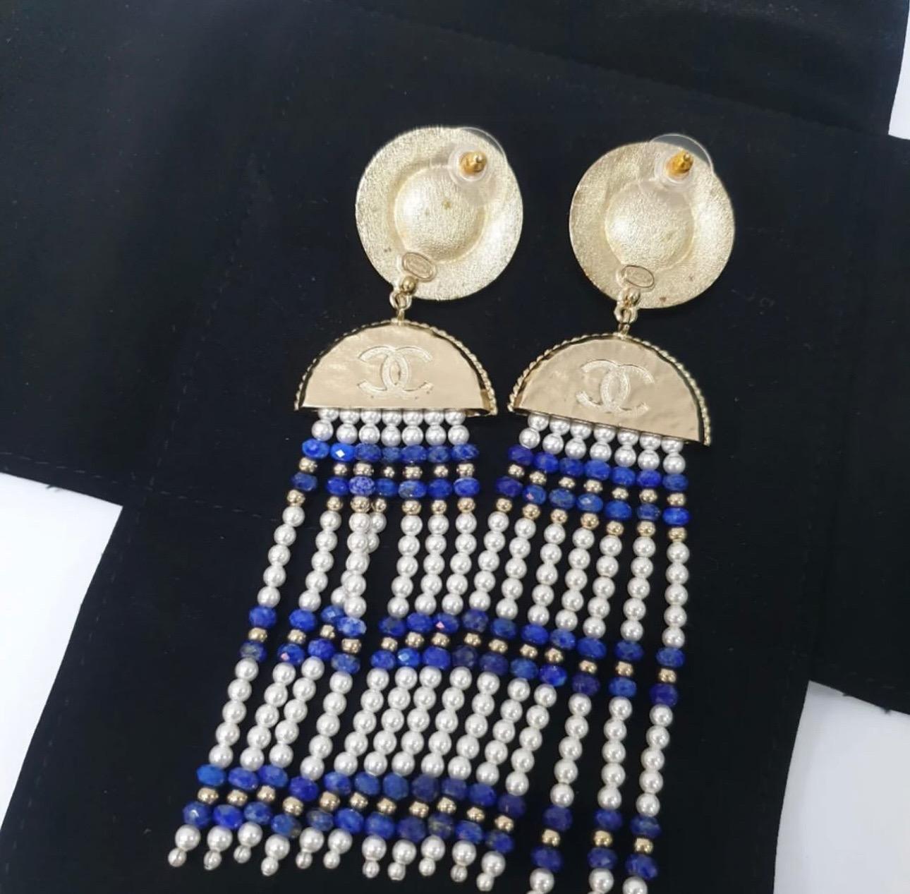 Taglio rotondo CHANEL Orecchini Chanel in Lapislazzuli con Perle Finte in vendita