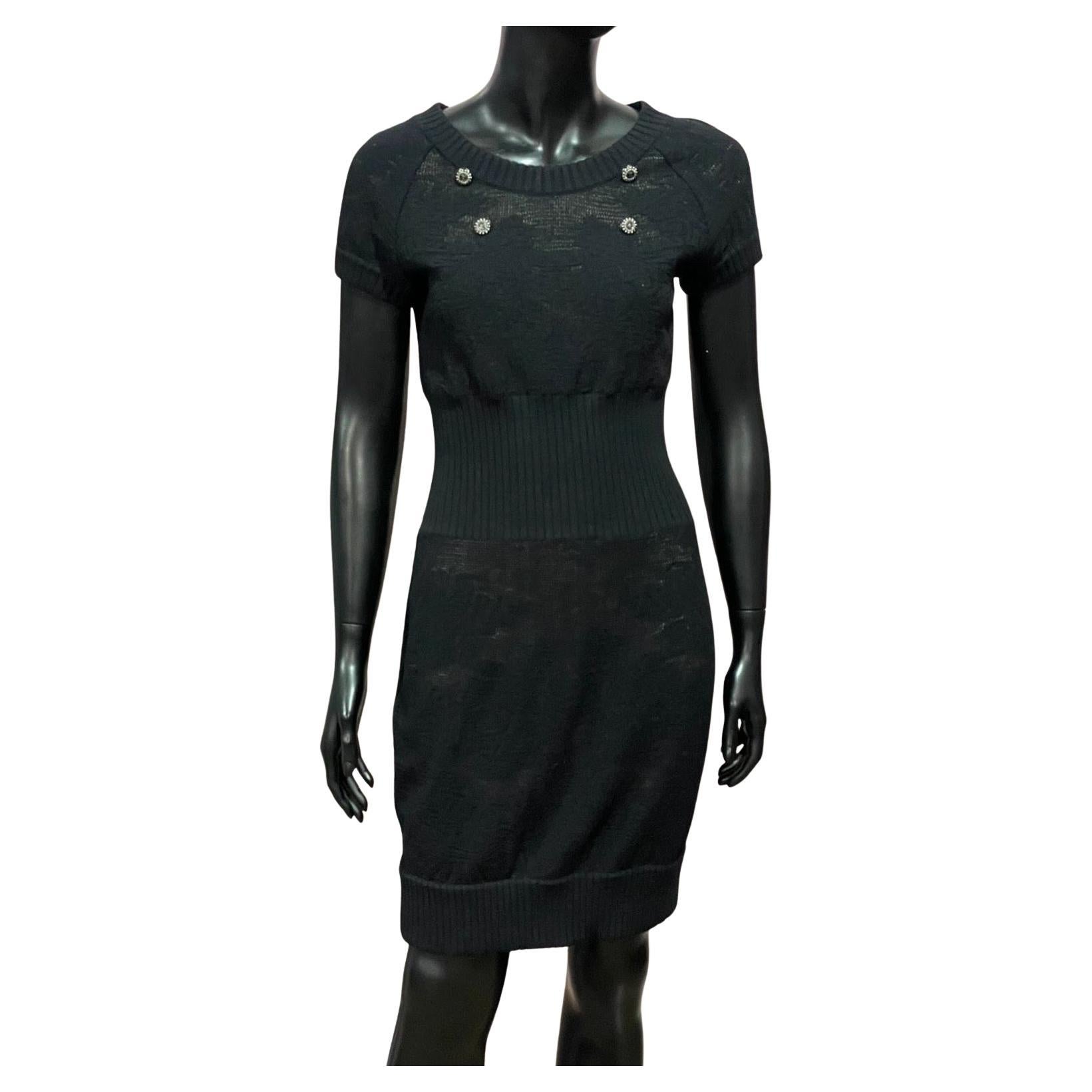 Chanel Schwarz stricken kurze Ärmel CC Button Minikleid Sz.40 im Angebot