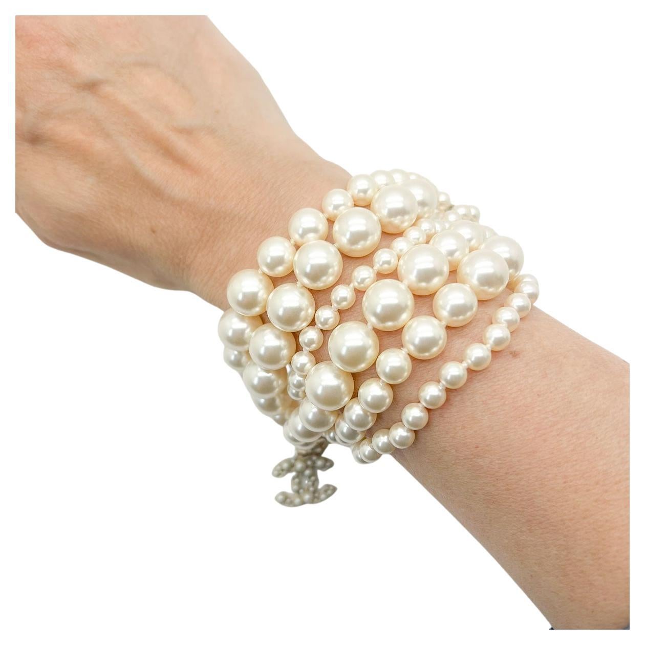 Chanel Pulsera de perlas con logo Torsade CC 2014