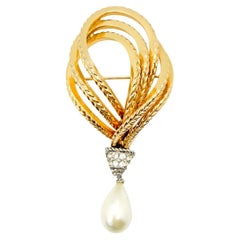 Vintage Grosse Pearl Droplet Brooch 1965