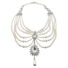 Collar «Festoon» de perlas y cristales de Alessandra Rich, de segunda mano, con baño de rodio