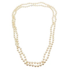 Collier vintage à longue rangée de perles, années 1960