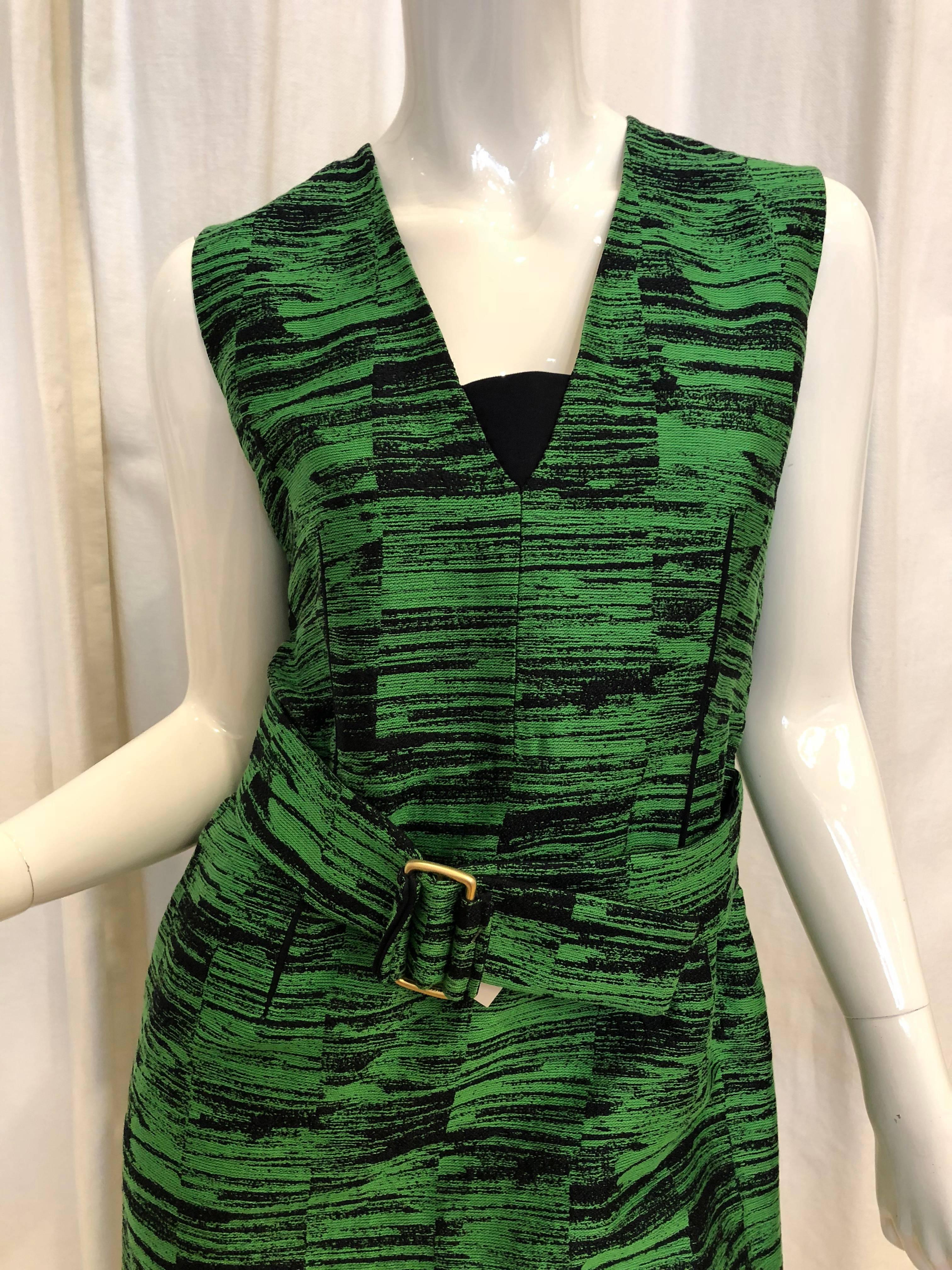 Calvin Klein Green Print Belted Dress In Excellent Condition In Bridgehampton, NY