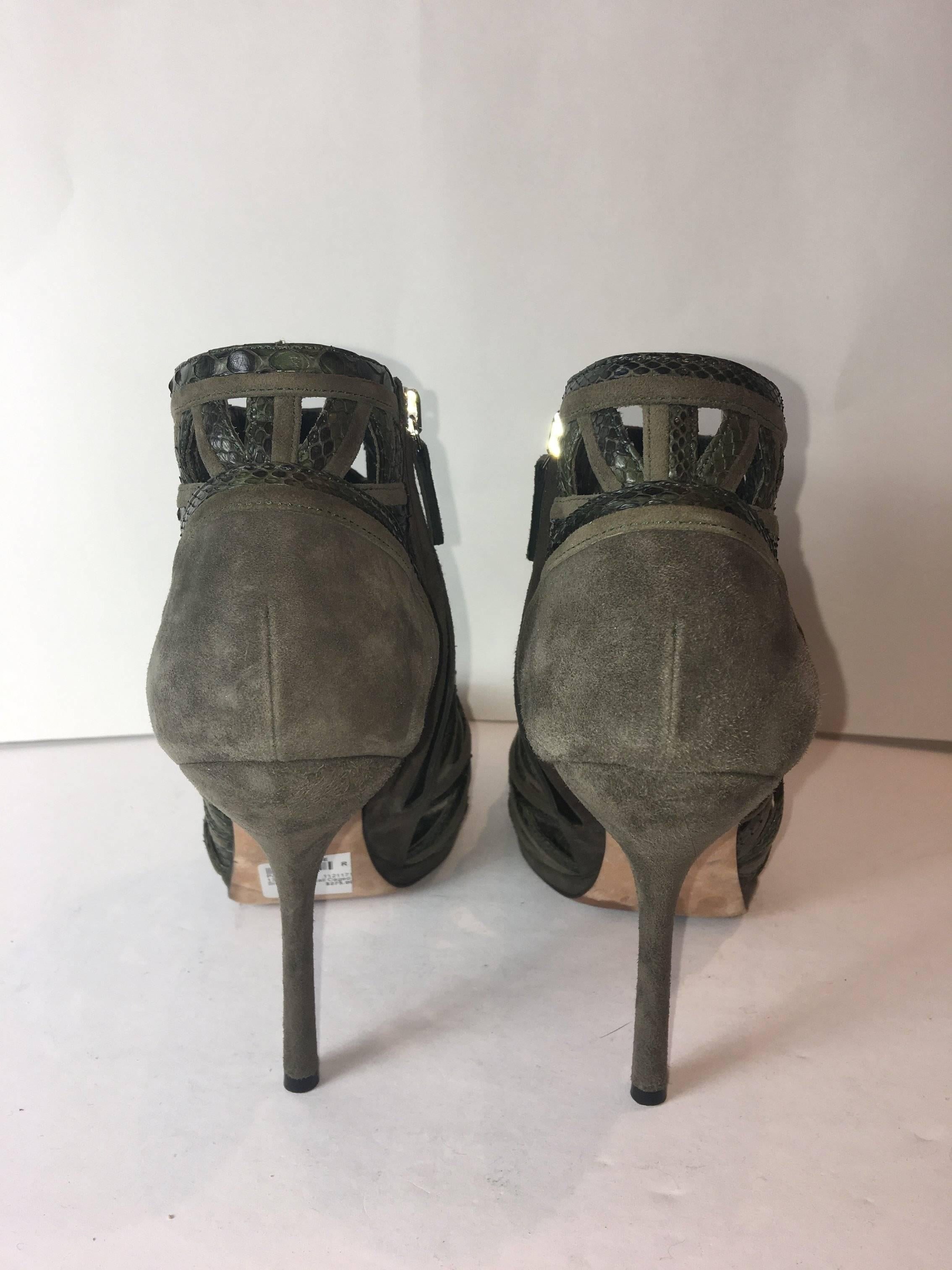 Gucci Caged Bootie In Excellent Condition In Bridgehampton, NY